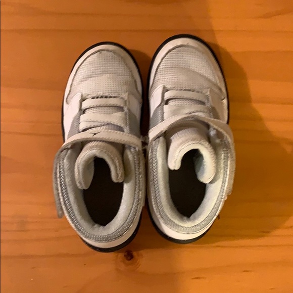 Jordan sneakers - Picture 3 of 6